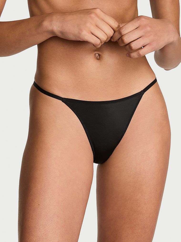 Majtki brazyliany ze skrzydełkami Angel Shine. Produkt ma kolor czarny i pochodzi z kolekcji Very Sexy. 