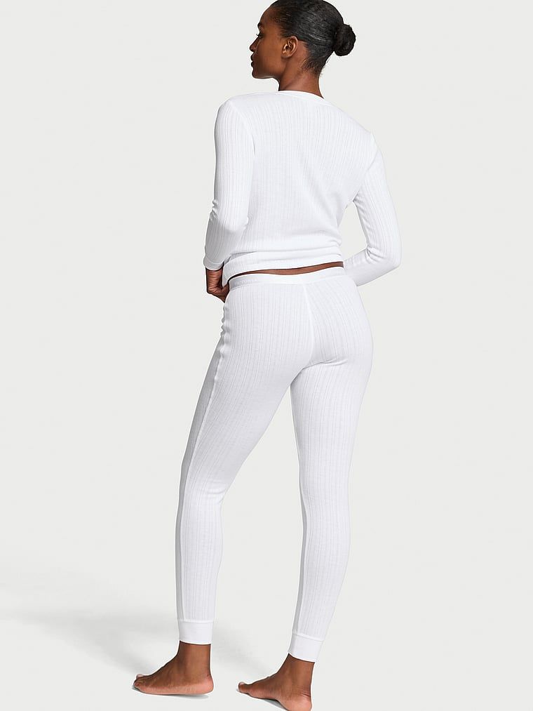 Piżama z długim rękawem i spodniami Cozy Pointelle. Produkt ma kolor biały i pochodzi z kolekcji Victoria's Secret. 