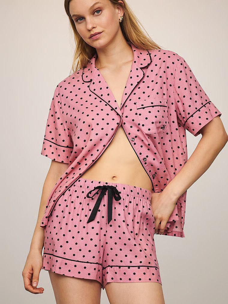Flanelowa piżama z szortami. Produkt jest wzorzysty i pochodzi z kolekcji Victoria's Secret. 
