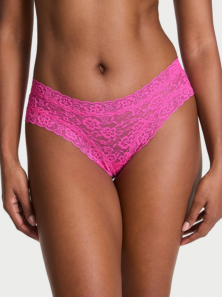 Majtki koronkowe z paseczkami z tyłu Blossom Cheeky. Produkt ma kolor różowy i pochodzi z kolekcji Lacie. 