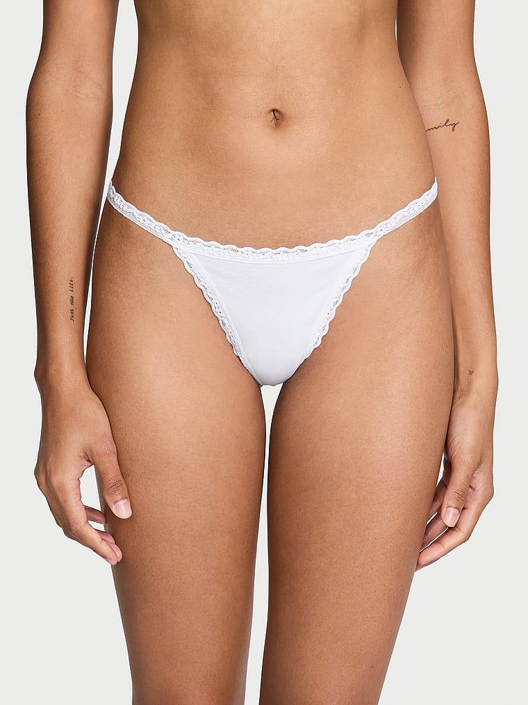 Stringi bawełniane z koronką Lace-Trim. Produkt ma kolor biały i pochodzi z kolekcji Lacie. 