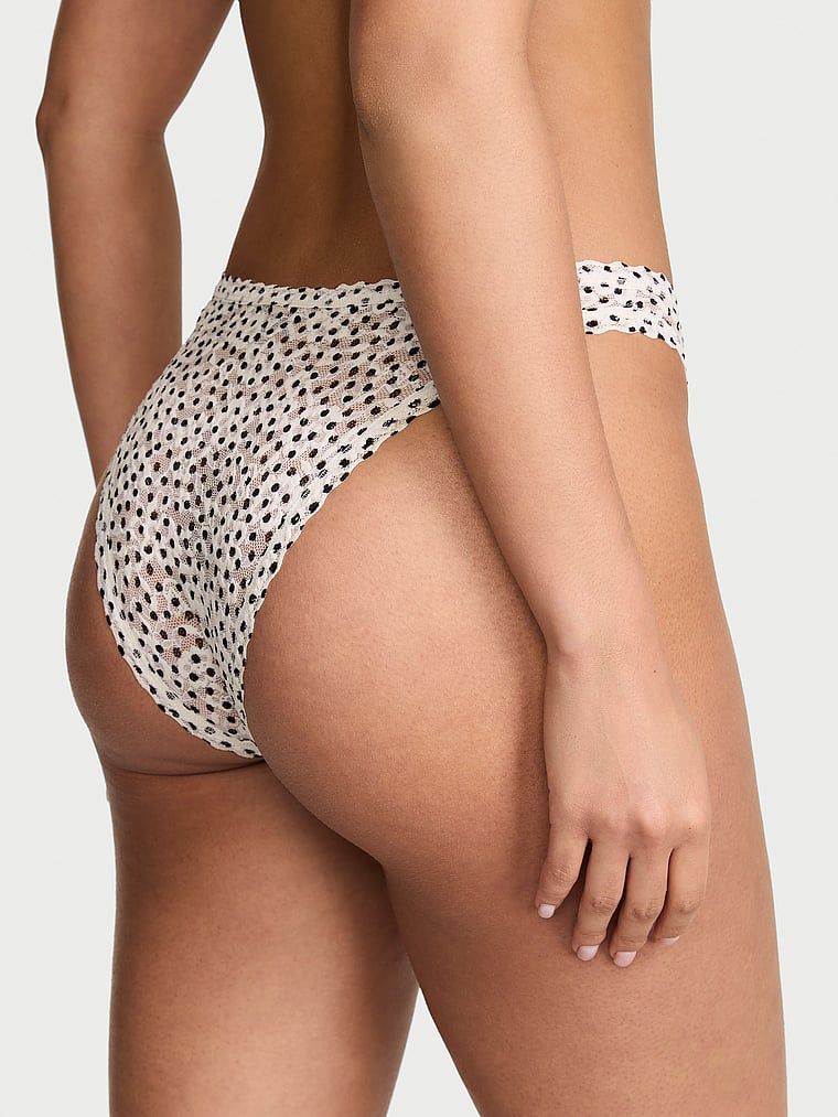 Majtki koronkowe Lace 90s. Produkt jest wzorzysty i pochodzi z kolekcji Lacie. 