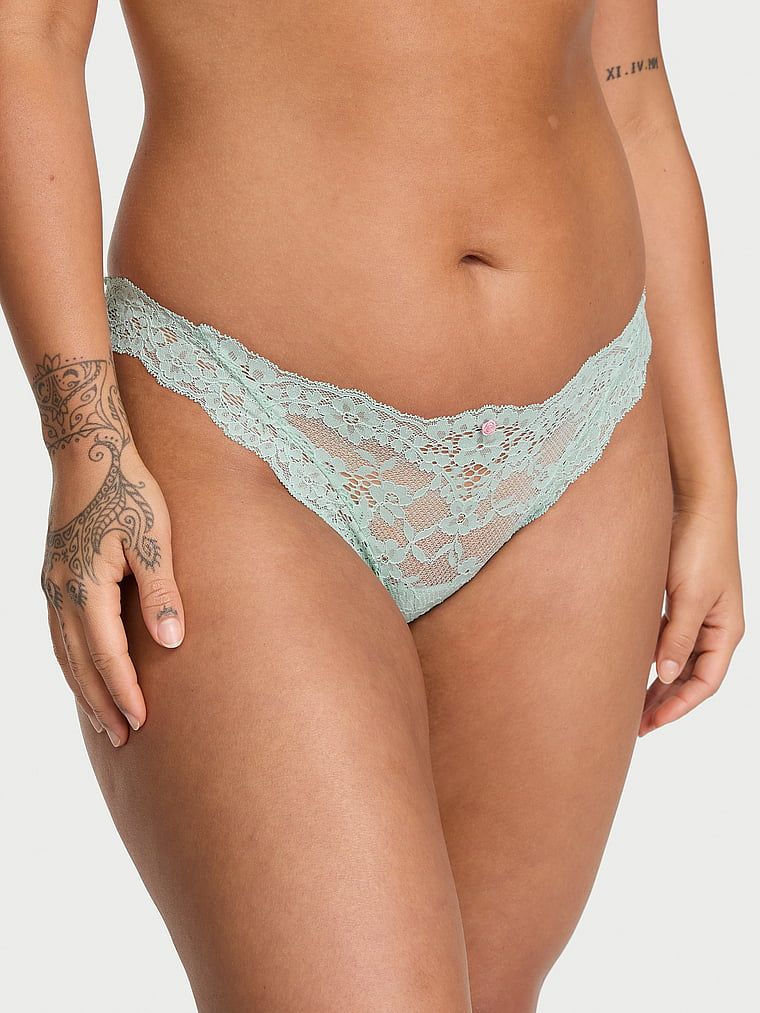 Majtki koronkowe Lace Bikini. Produkt ma kolor niebieski i pochodzi z kolekcji Dream Angels. 