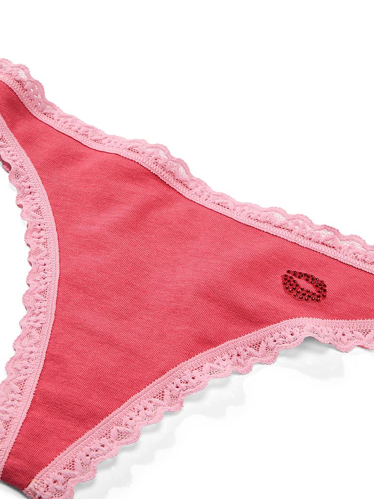 Stringi bawełniane z koronką na krawędziach Lace-Waist. Produkt ma kolor czerwony i pochodzi z kolekcji Lace Trim. 