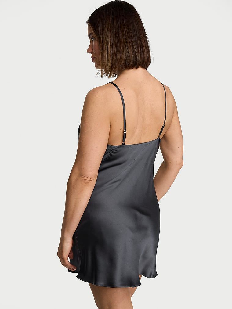 Koszulka nocna satynowa Lace-Trim. Produkt ma kolor czarny i pochodzi z kolekcji Dream Angels. 