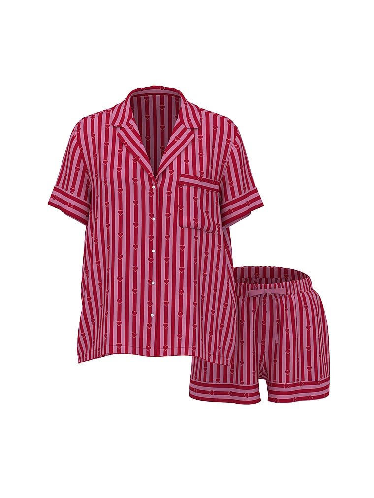 Piżama satynowa z szortami Signature. Produkt ma kolor druk i pochodzi z kolekcji Victoria's Secret. 