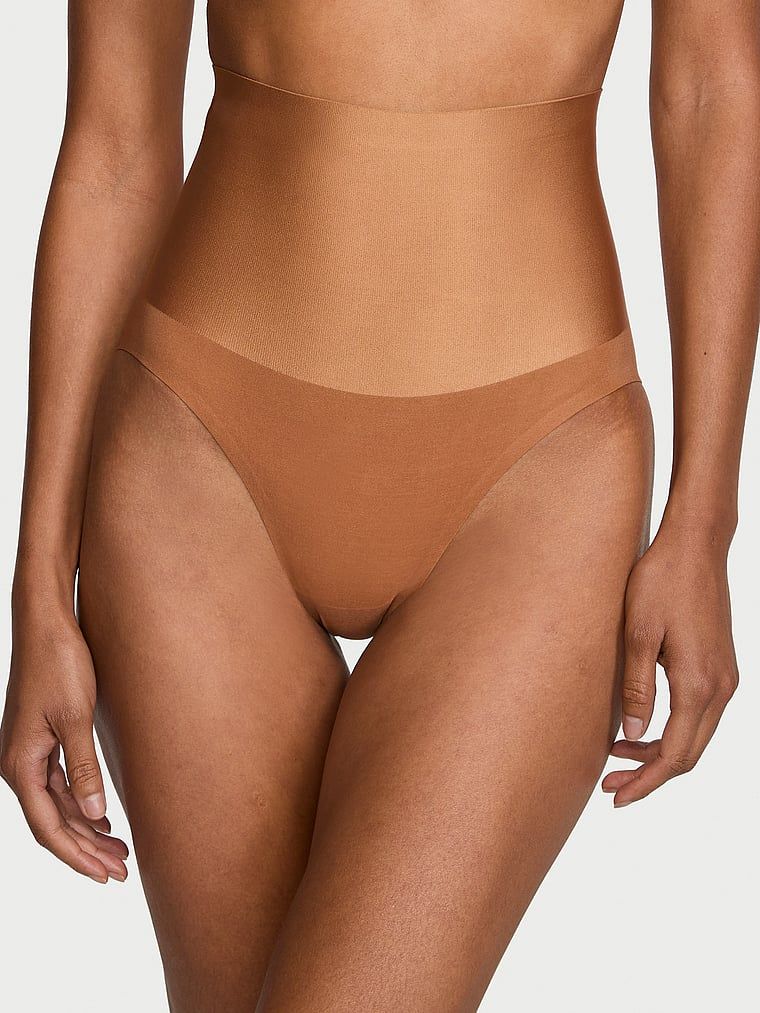Majtki modelujące z wysokim stanem Smoothing Shimmer Brief. Produkt ma kolor brązowy i pochodzi z kolekcji Body by Victoria. 