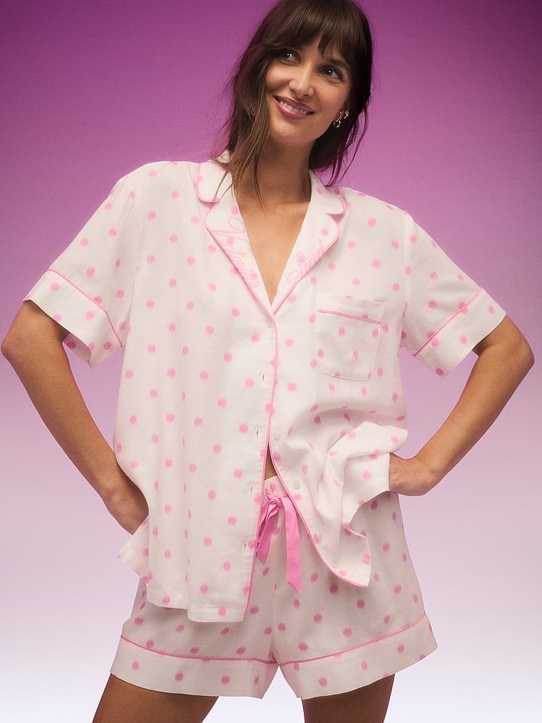 Flanelowa piżama z szortami. Produkt ma kolor wzorzysty i pochodzi z kolekcji Victoria's Secret. 