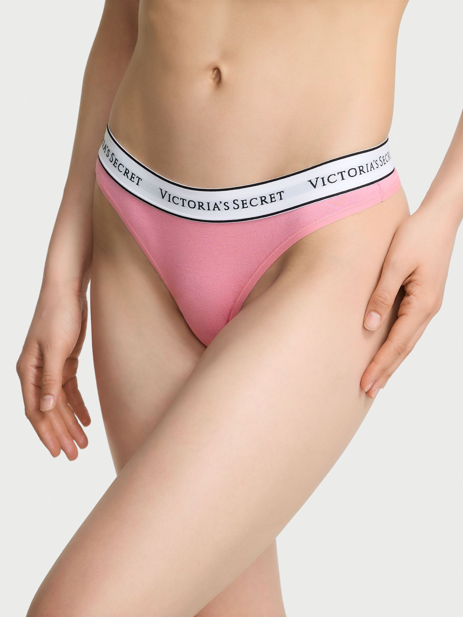 Stringi bawełniane z logo w talii. Produkt ma kolor różowy i pochodzi z kolekcji Cotton. 