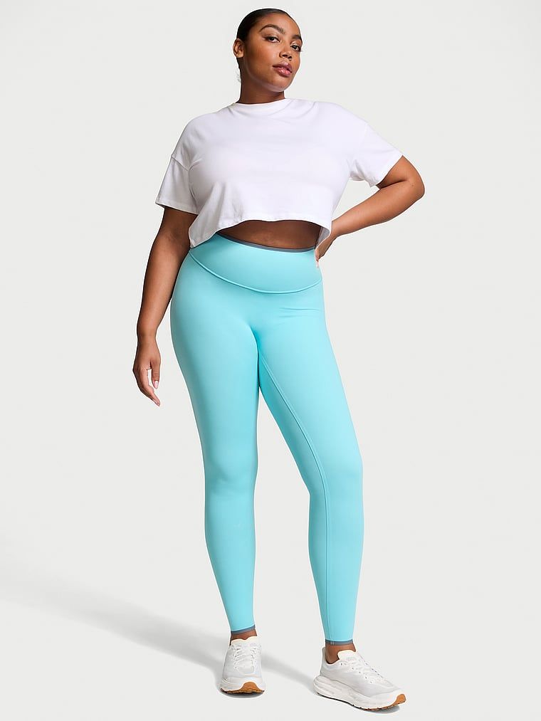 Legginsy z niską kompresją VS Elevate. Produkt ma kolor niebieski i pochodzi z kolekcji VSX. 