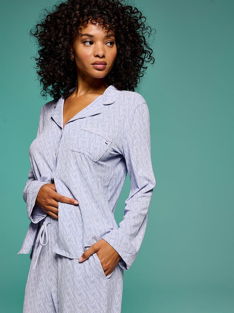 Piżama z modalu SoSoft. Produkt jest wzorzysty i pochodzi z kolekcji Victoria's Secret. 