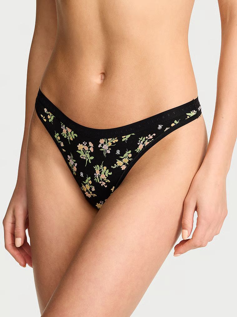 Stringi bawełniane High-Leg Scoop. Produkt ma wzór kwiatowy i pochodzi z kolekcji Victoria's Secret. 