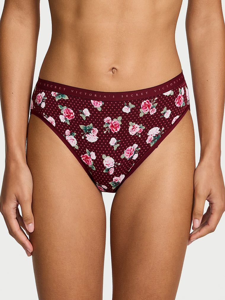 Majtki bawełniane figi z wysoko wyciętymi nogawkami High-Leg Brief. Produkt ma wzór kwiatowy i pochodzi z kolekcji Victoria's Secret. 