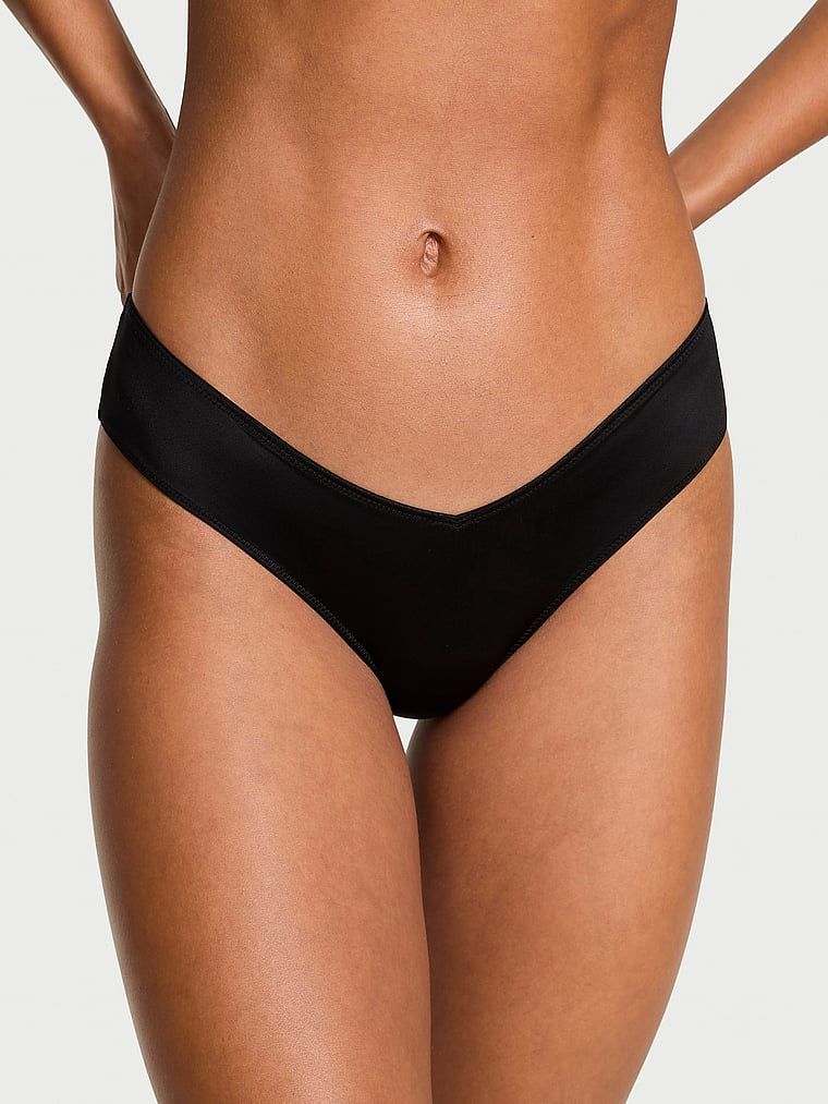 Majtki z kokardką z tyłu Shine Bow Cheeky. Produkt ma kolor czarny i pochodzi z kolekcji Very Sexy. 