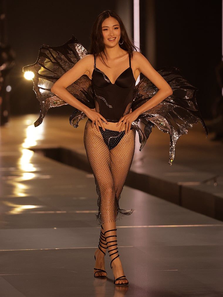 Top gorsetowy Snake Shine. Produkt ma kolor czarny i pochodzi z kolekcji Victoria's Secret. 
