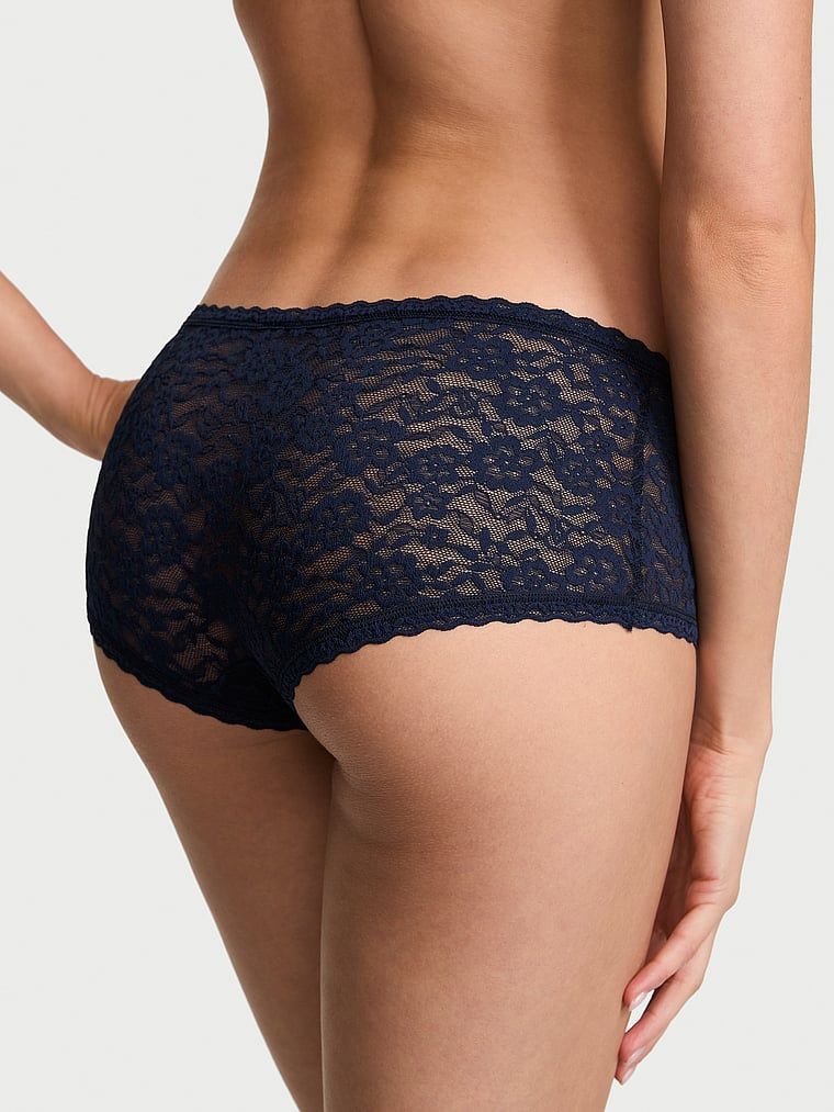 Majtki koronkowe szorty z niskim stanem Boyshort. Produkt ma kolor niebieski i pochodzi z kolekcji Lacie. 