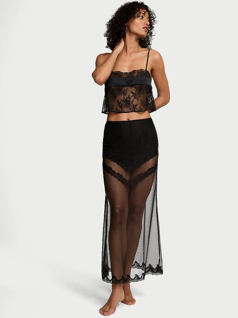 Zestaw - top  i spódnica z siateczki Rose Lace. Produkt ma kolor czarny i pochodzi z kolekcji Victoria's Secret. 