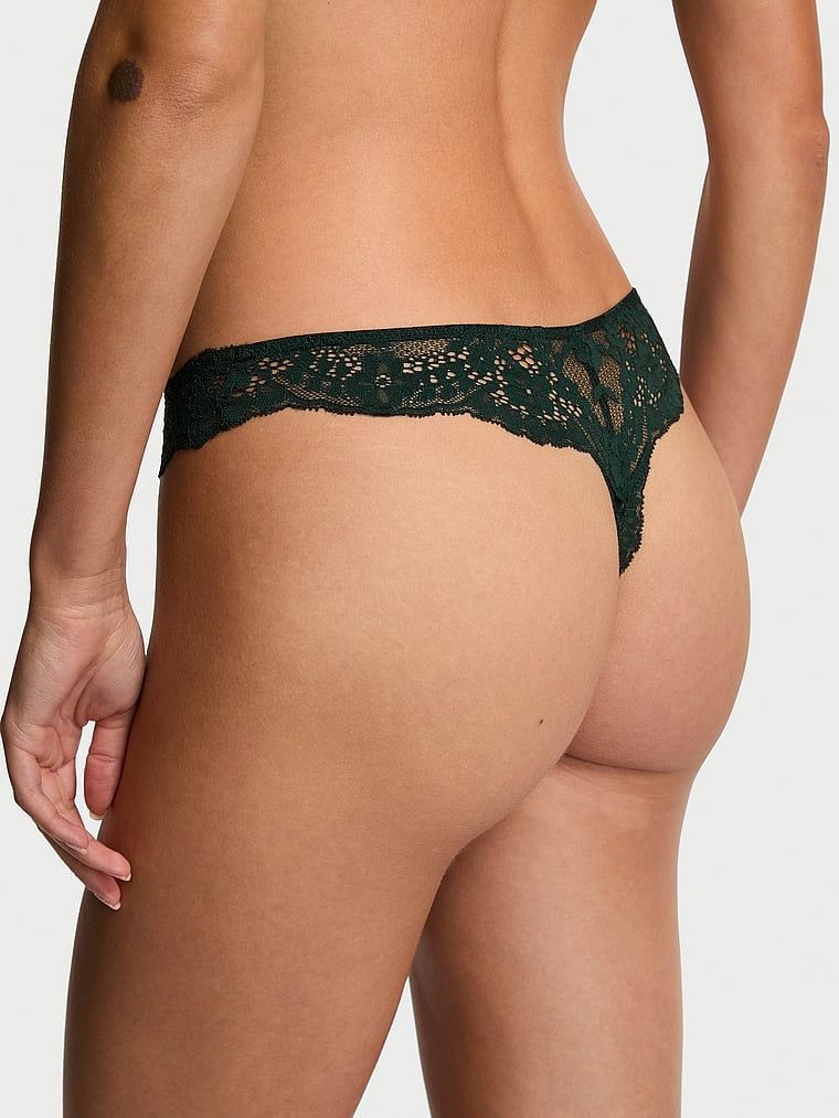 Stringi koronkowe Lace. Produkt ma kolor zielony i pochodzi z kolekcji Dream Angels. 