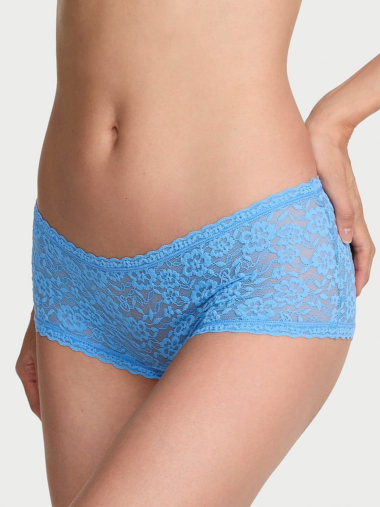 Majtki koronkowe szorty z niskim stanem Boyshort. Produkt ma kolor niebieski i pochodzi z kolekcji Lacie. 