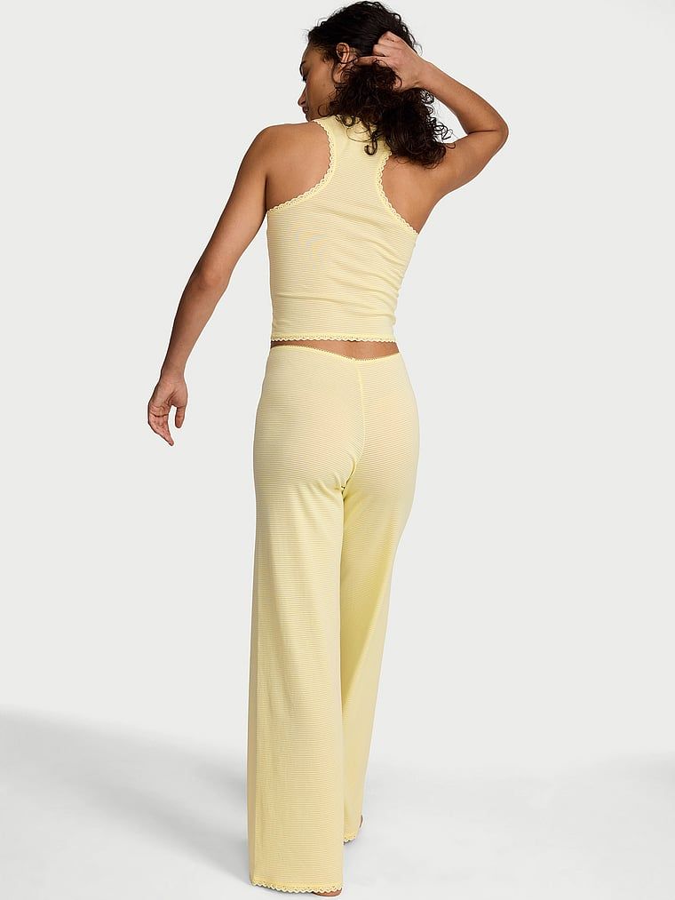 Zestaw do spania z bawełny - top i spodnie Shadow Stripe. Produkt ma kolor żółty i pochodzi z kolekcji Victoria's Secret. 
