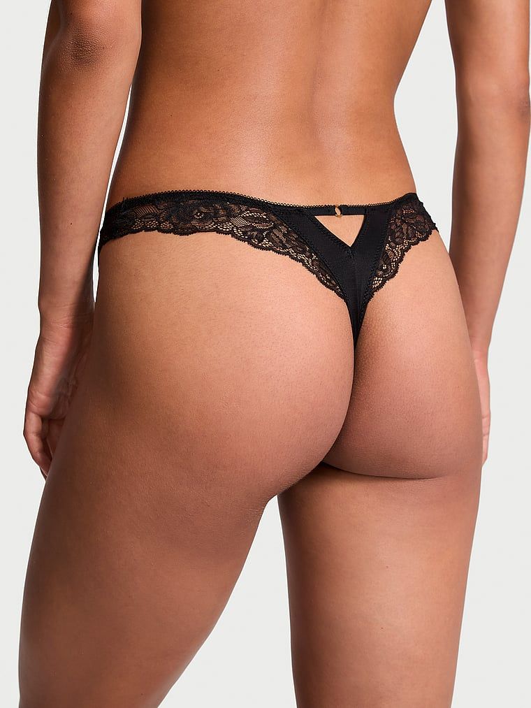 Very Sexy Stringi z koronką i wysoko wyciętymi nogawkami Lace-Trim High-Leg