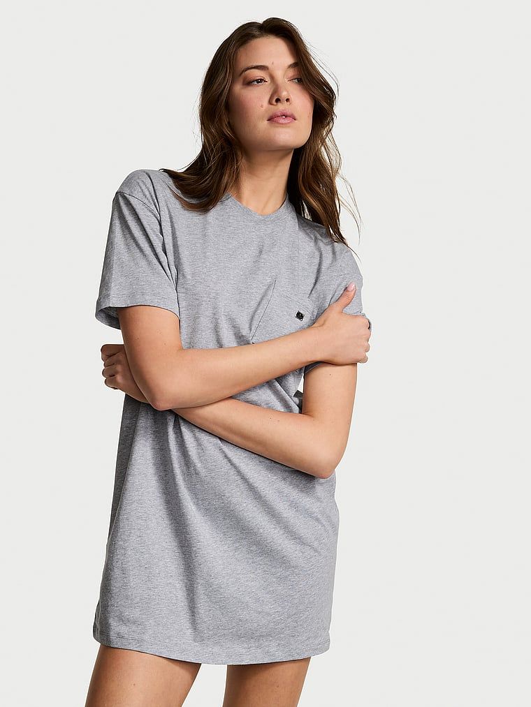 Koszula nocna bawełniana Oversize. Produkt ma kolor szary i pochodzi z kolekcji Victoria's Secret. 