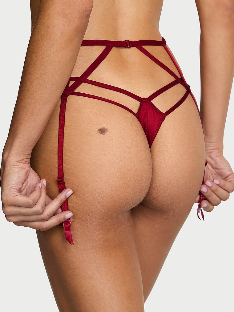 Pas do pończoch Scarlet Rose Shine. Produkt ma kolor czerwony i pochodzi z kolekcji Very Sexy. 