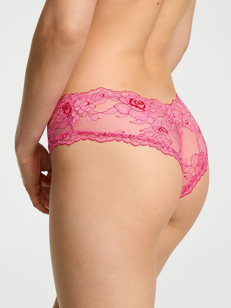 Majtki koronkowe z wysoko wyciętymi nogawkami Rose Lace Cheeky. Produkt jest wielokolorowy i pochodzi z kolekcji Very Sexy. 