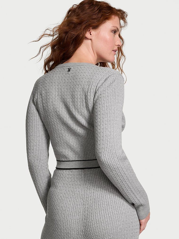 Kardigan z dzianiny zapinany na suwak Luxe Cable-Knit. Produkt ma kolor szary i pochodzi z kolekcji Victoria's Secret. 