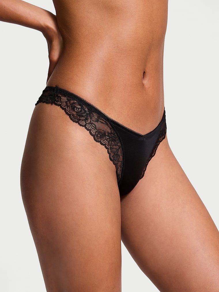 Very Sexy Stringi z koronką i wysoko wyciętymi nogawkami Lace-Trim High-Leg