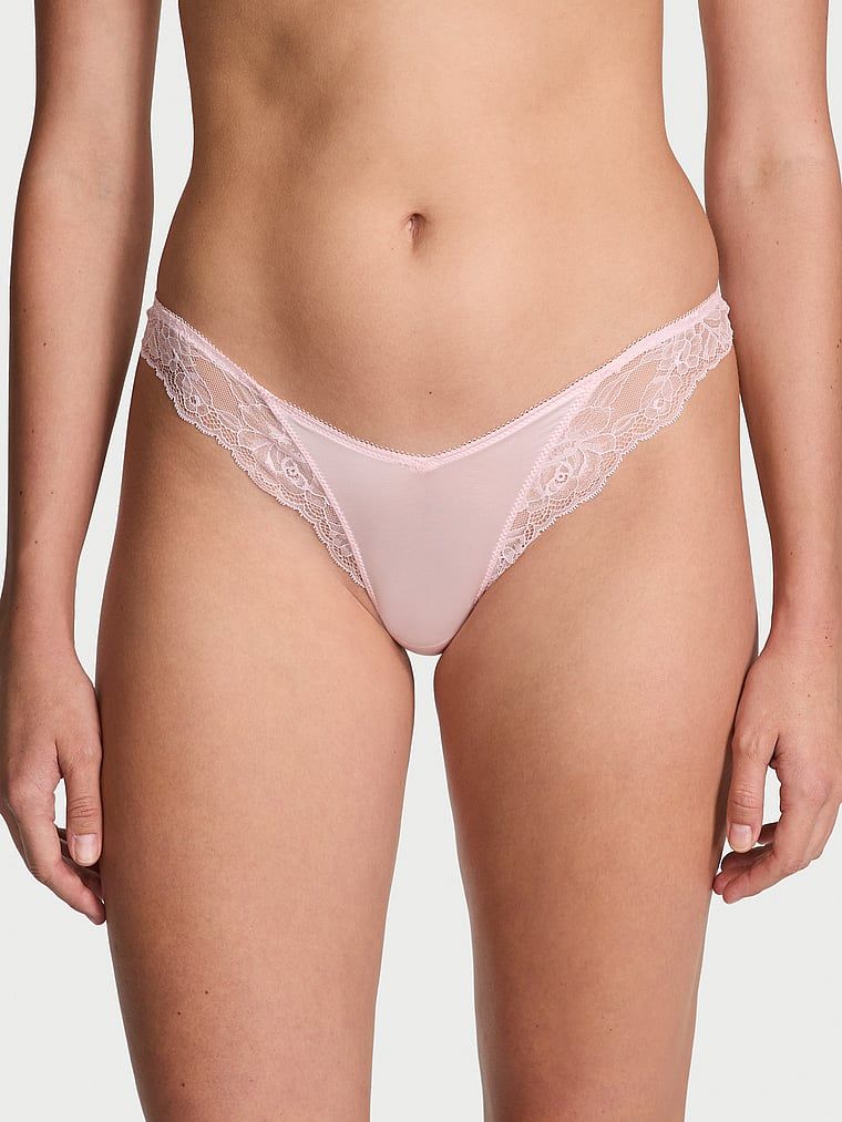 Stringi z koronką i wysoko wyciętymi nogawkami Lace-Trim High-Leg. Produkt ma kolor różowy i pochodzi z kolekcji Very Sexy. 