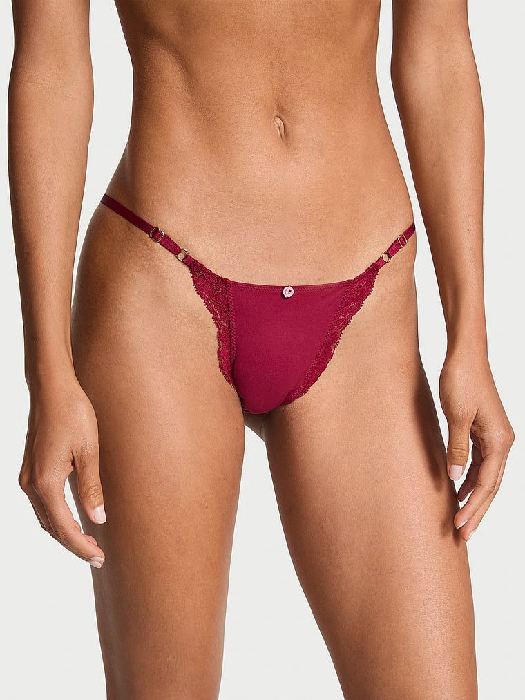 Majtki z regulowanymi paskami z koronką Lace-Trim Bikini. Produkt ma kolor czerwony i pochodzi z kolekcji Dream Angels. 