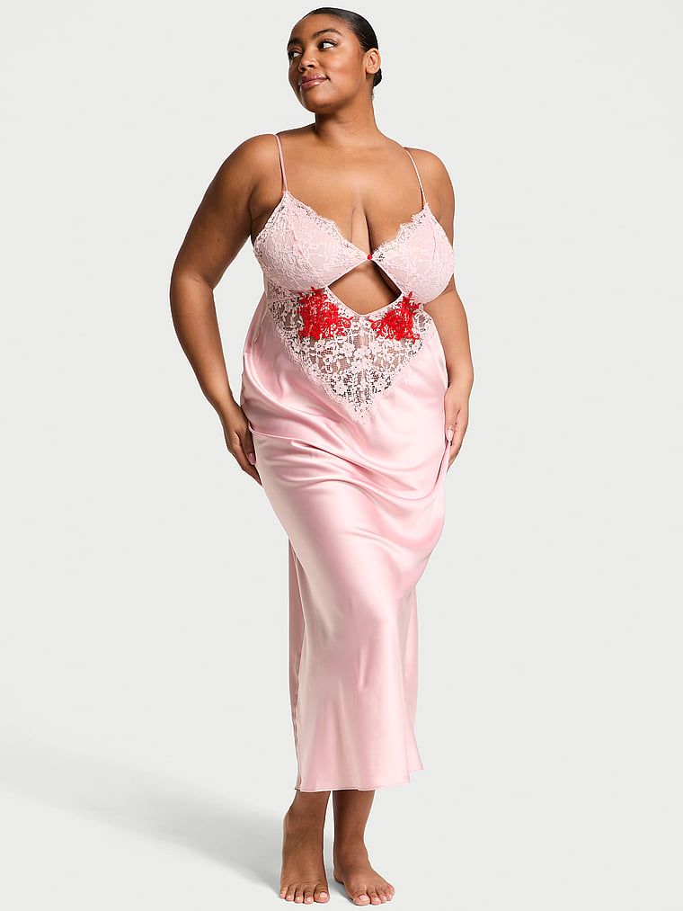 Koszula nocna satynowa maxi Dare to Dream. Produkt ma kolor różowy i pochodzi z kolekcji Victoria's Secret. 