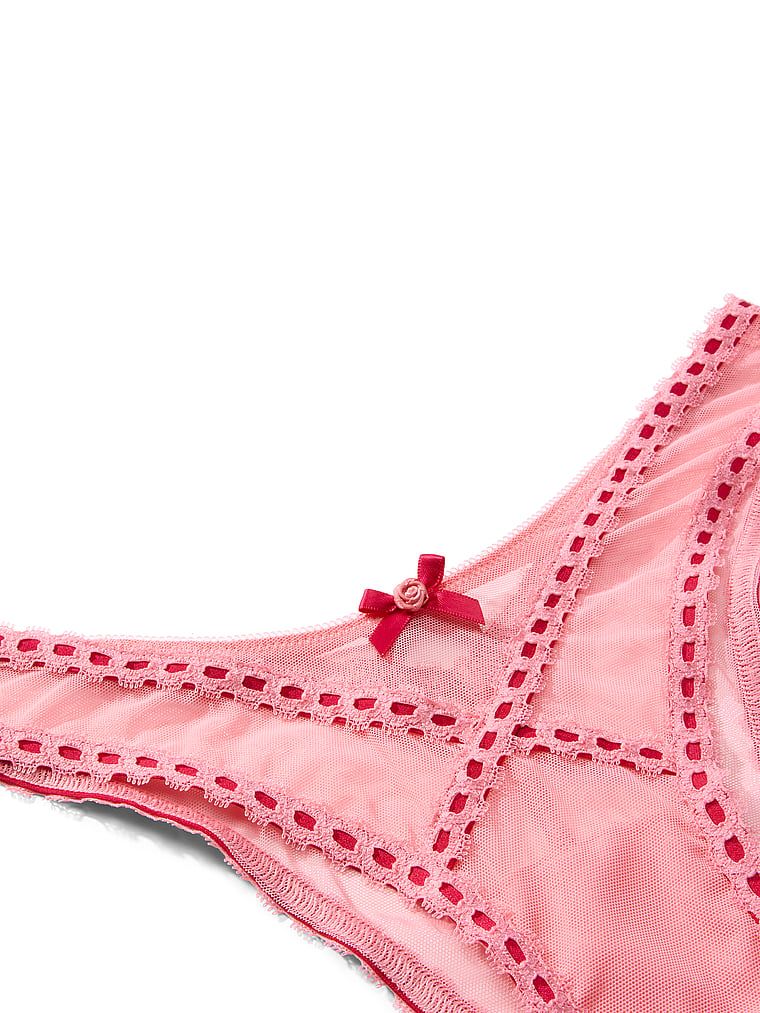 Majtki z siateczki brazyliany Ribbon Slot. Produkt ma kolor różowy i pochodzi z kolekcji Dream Angels. 