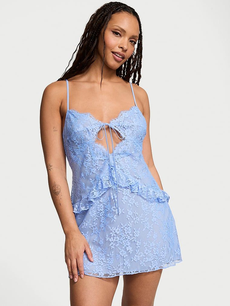 Sukienka koronkowa mini Dare to Dream. Produkt ma kolor niebieski i pochodzi z kolekcji Victoria's Secret. 