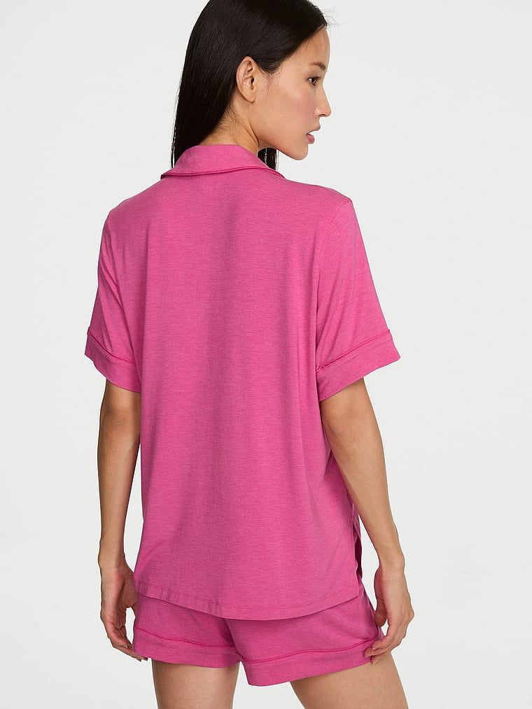Piżama z modalu z szortami SoSoft. Produkt ma kolor różowy i pochodzi z kolekcji Victoria's Secret. 