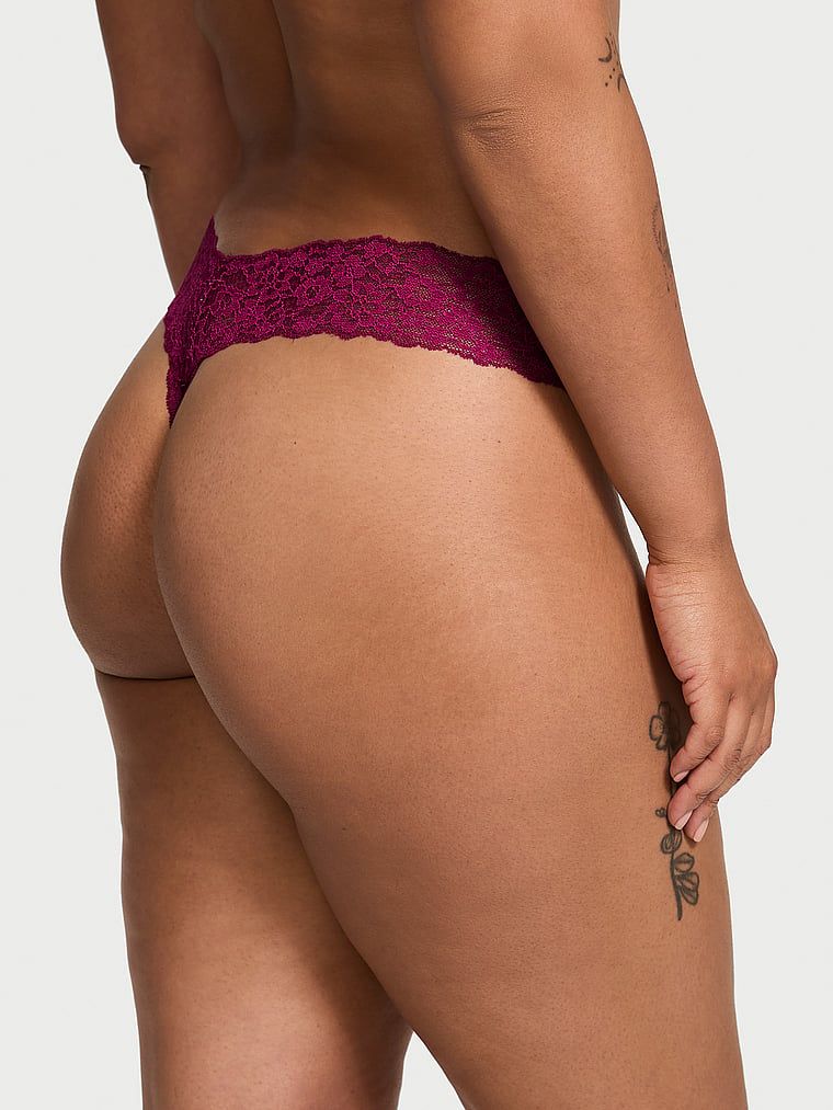 Stringi z koronką Lace. Produkt ma kolor czerwony i pochodzi z kolekcji Lacie. 