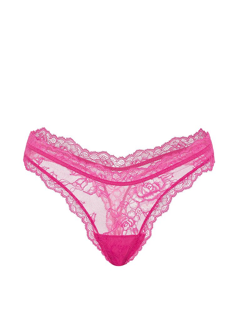 Stringi koronkowe z wysoko wyciętymi nogawkami Rose Lace. Produkt ma kolor różowy i pochodzi z kolekcji Very Sexy. 