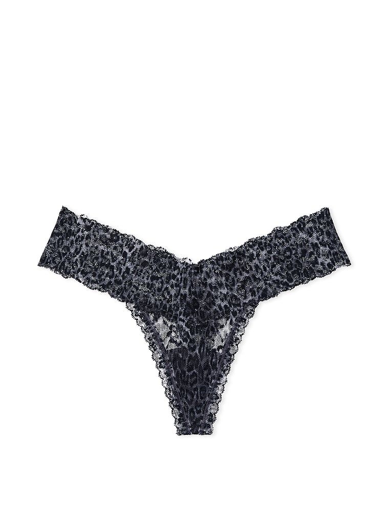 Stringi z koronką Lace. Produkt ma wzór z motywem zwierzęcym i pochodzi z kolekcji Lacie. 