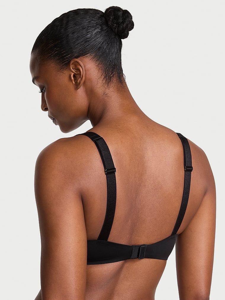 Biustonosz lekko usztywniany z błyszczącymi ramiączkami Shine Strap Demi. Produkt ma kolor czarny i pochodzi z kolekcji Very Sexy. 
