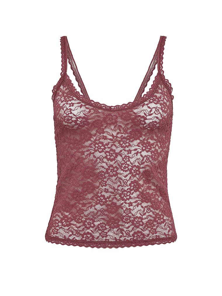 Top koronkowy na cienkich ramiączkach Cami. Produkt ma kolor różowy i pochodzi z kolekcji Victoria's Secret. 