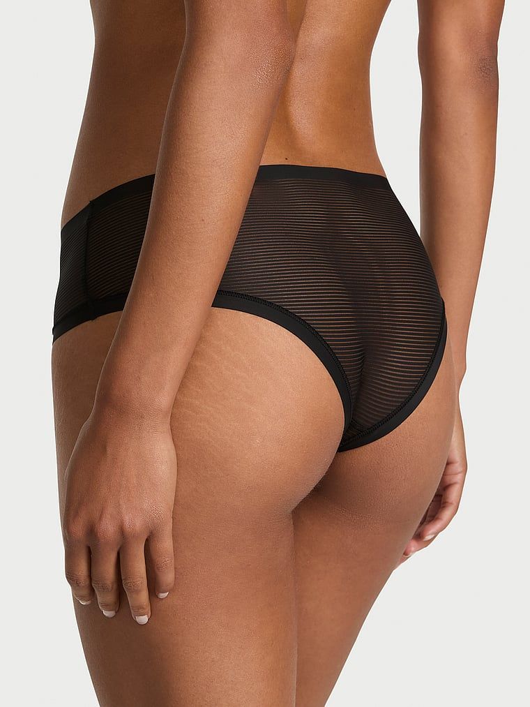 Majtki w siateczkowe paski Stripe Mesh Cheeky. Produkt ma kolor czarny i pochodzi z kolekcji No-Show. 