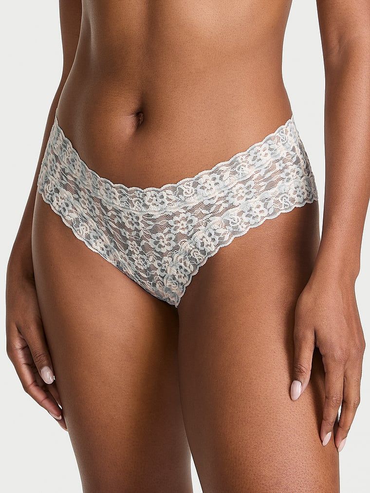 Majtki koronkowe Blossom Cheeky. Produkt jest wzorzysty i pochodzi z kolekcji Lacie. 
