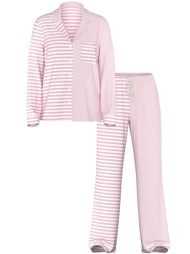Długa piżama z modalu. Produkt jest wzorzysty i pochodzi z kolekcji Victoria's Secret. 