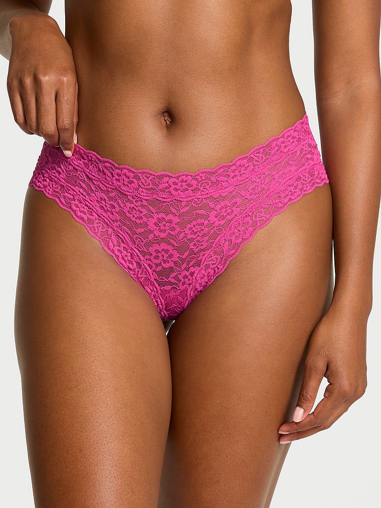 Majtki koronkowe z paseczkami z tyłu Blossom Cheeky. Produkt ma kolor różowy i pochodzi z kolekcji Lacie. 