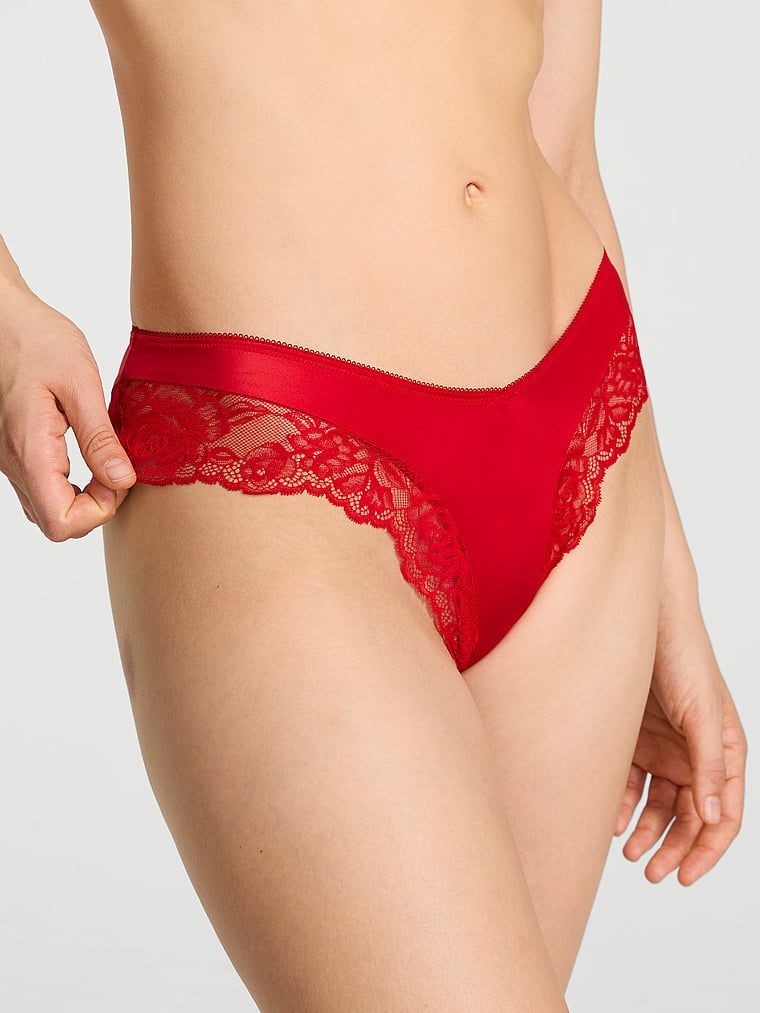 Very Sexy Majtki z koronką na krawędziach i wysoko wyciętymi nogawkami Lace-Trim Cheeky