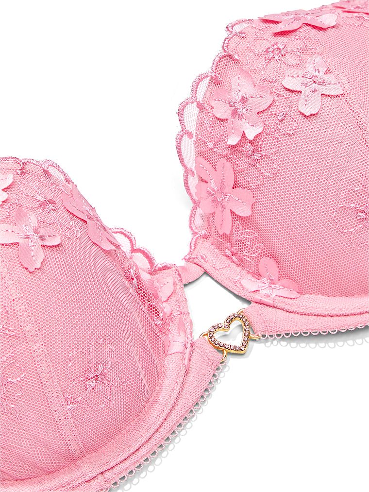 Na zdjęciu widoczny jest detal, zbliżenie na biustonosz lekko usztywniany Pretty Petals Demi.