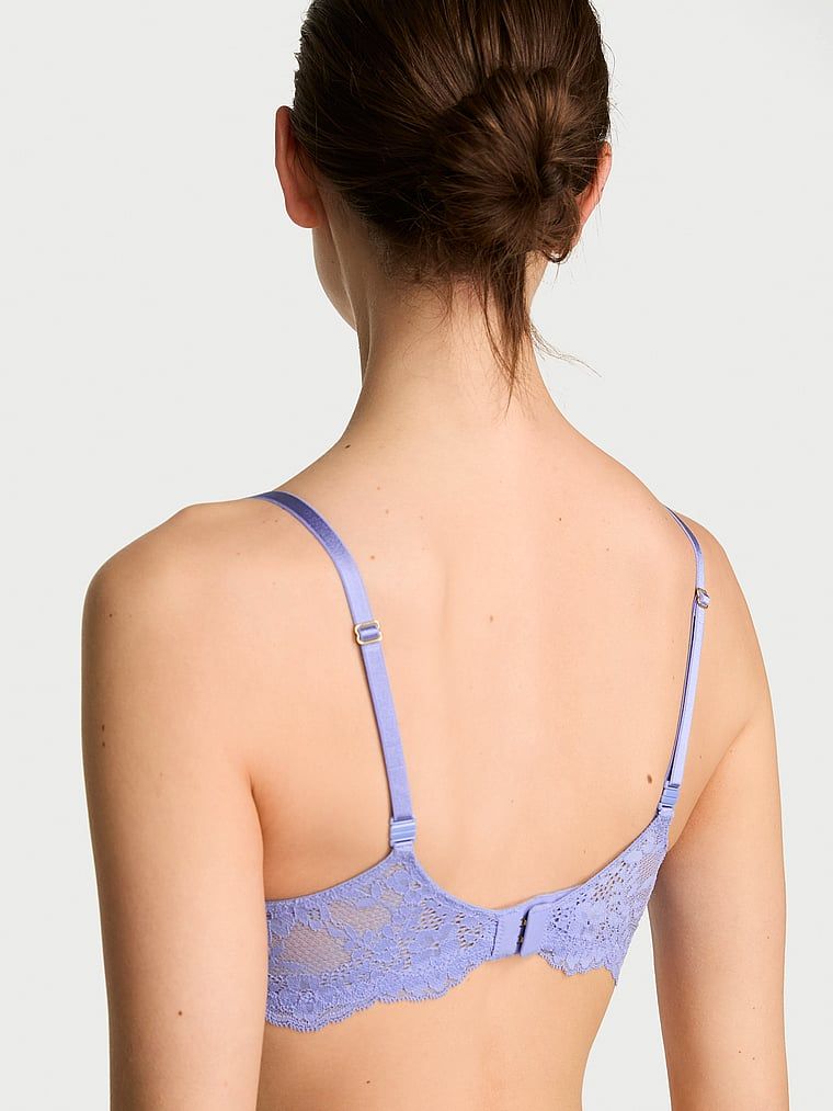 Biustonosz nieusztywniany balkonetka Wicked Lace Balconette. Produkt ma kolor niebieski i pochodzi z kolekcji Dream Angels. 
