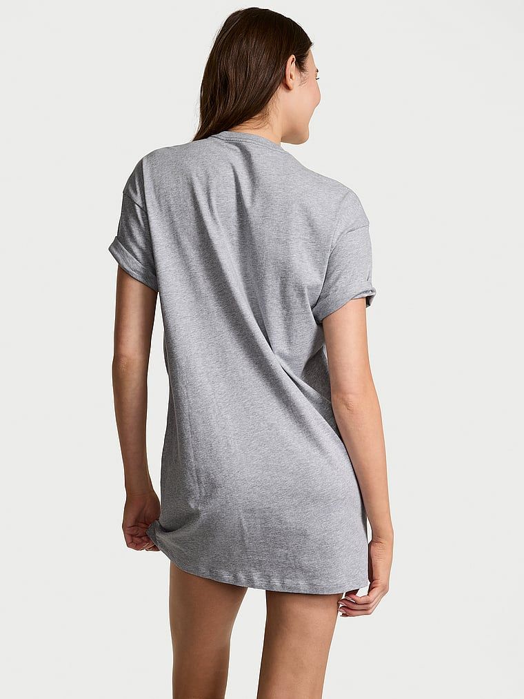 Koszula nocna bawełniana Oversize. Produkt ma kolor szary i pochodzi z kolekcji Victoria's Secret. 