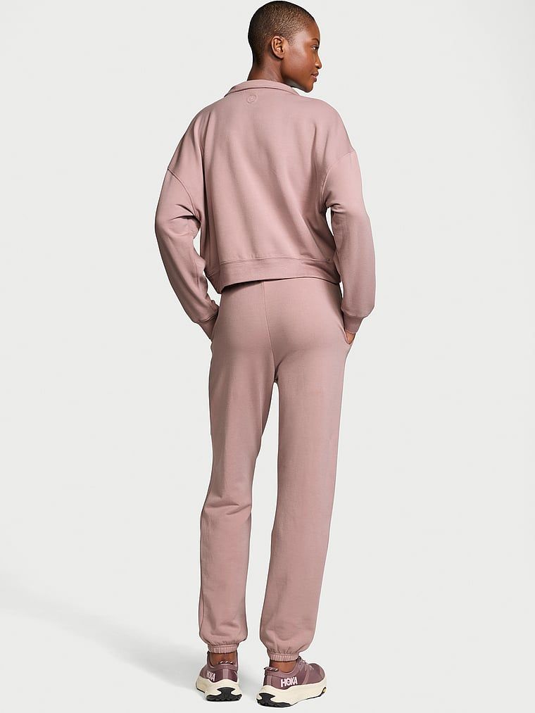Spodnie dresowe z modalu Brushed Jogger. Produkt ma kolor czerwony i pochodzi z kolekcji Victoria's Secret. 